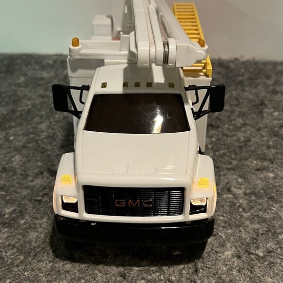 11" DG PRODUCTIONS -1995-1-1 Clearwater-Polk Electric Utility Bucket Truck - Picture 15 of 16